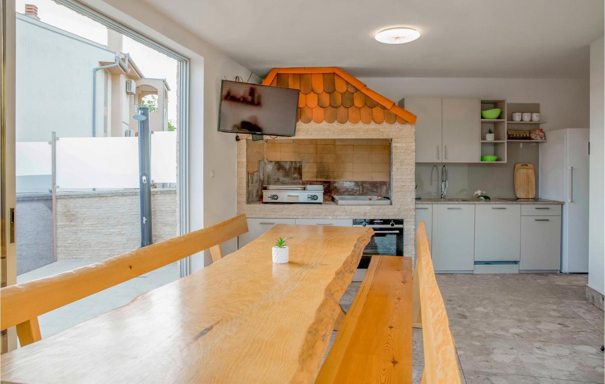 Appartamento In With Kitchen Pola