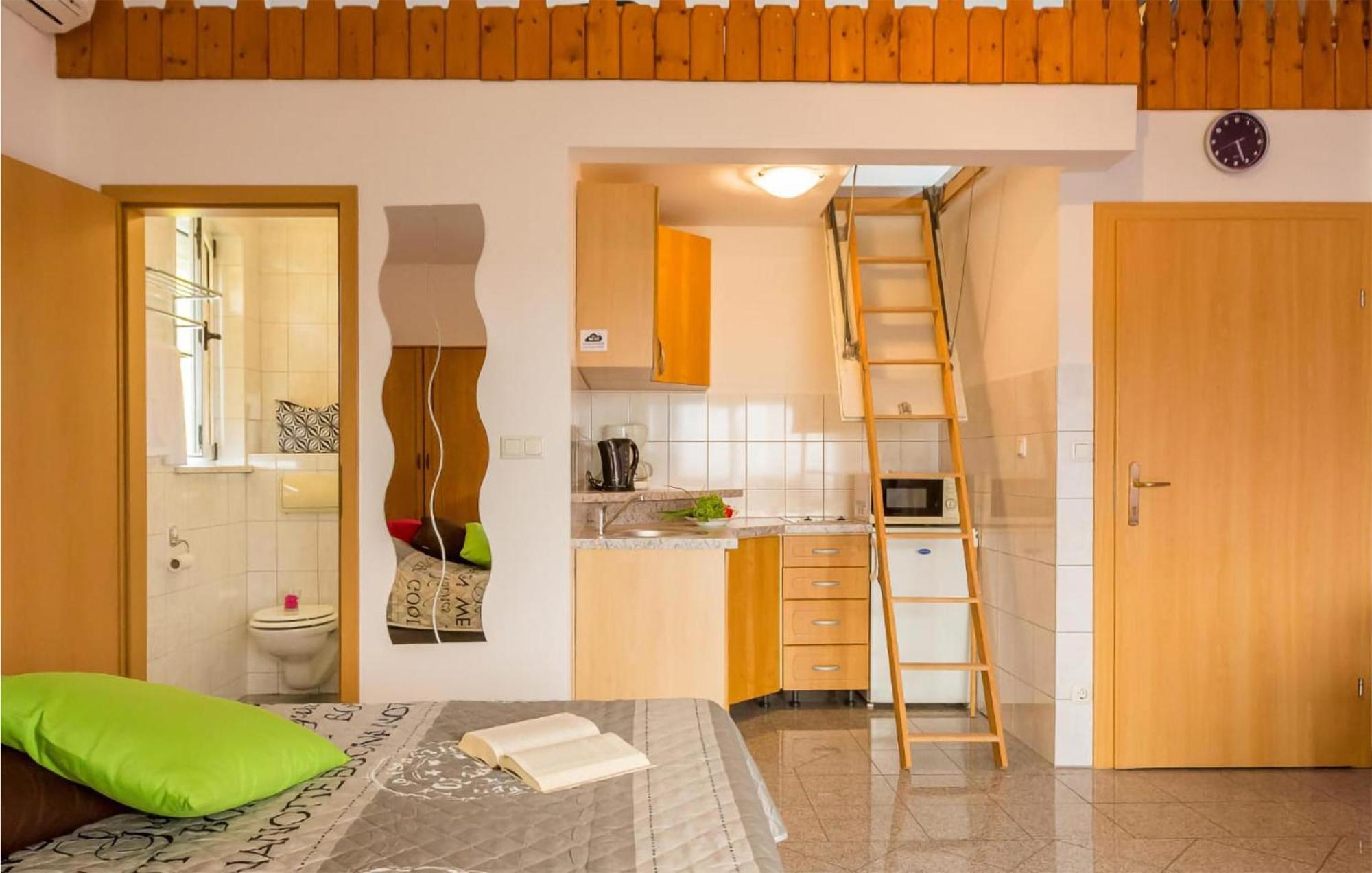 In With Kitchen